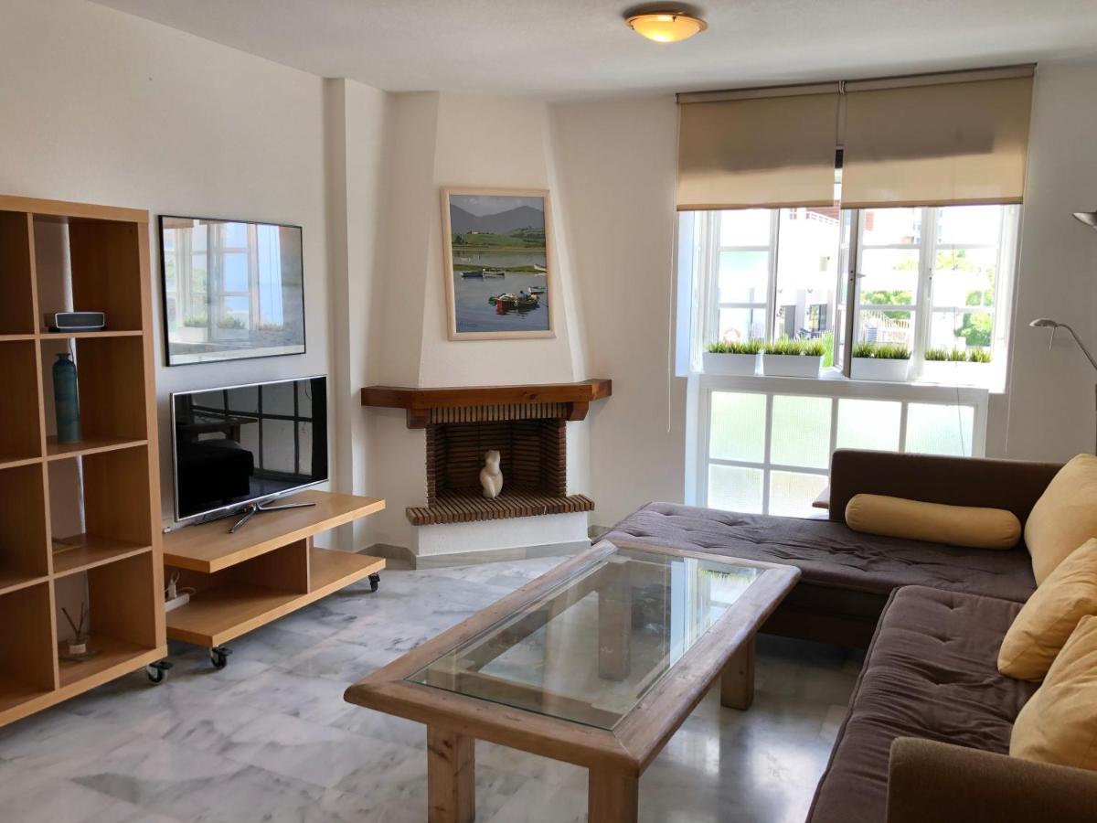 El Cortijuelo. Magnificent Triplex Terraced House With Rooftop Of 18M2, Overlooking The Sea. Parking Torremolinos Extérieur photo