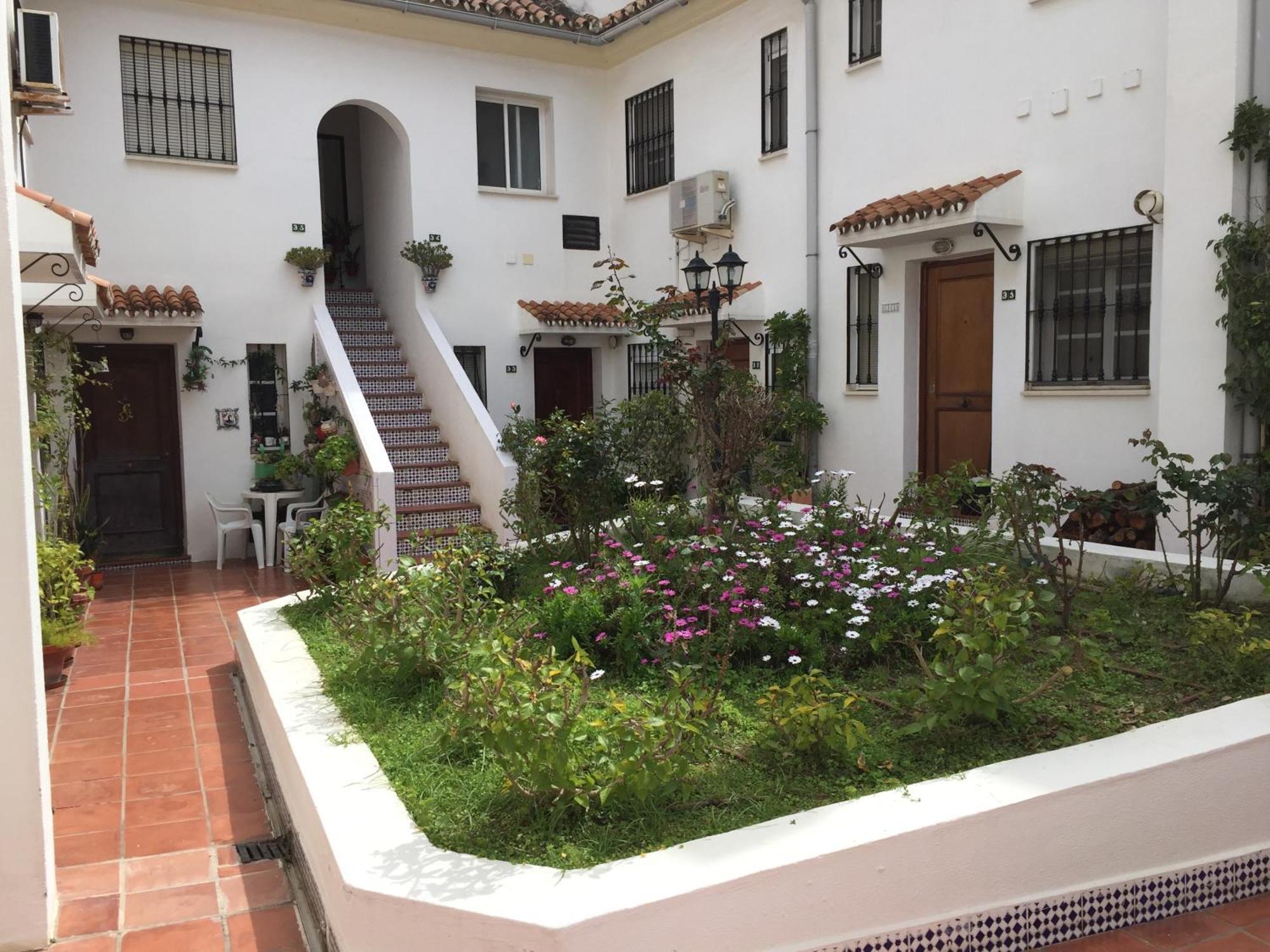 El Cortijuelo. Magnificent Triplex Terraced House With Rooftop Of 18M2, Overlooking The Sea. Parking Torremolinos Extérieur photo